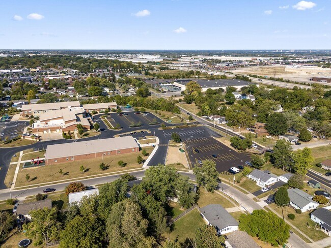 Building Photo - 299 Lombard Rd