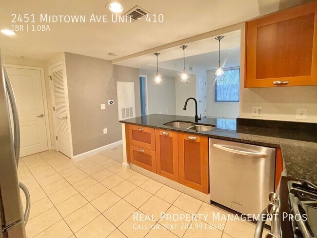 Building Photo - 2451 Midtown Ave
