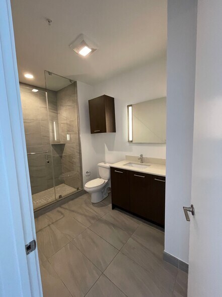 Building Photo - 250 NE 27th St