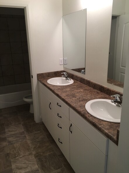 Building Photo - 177 N 600 W