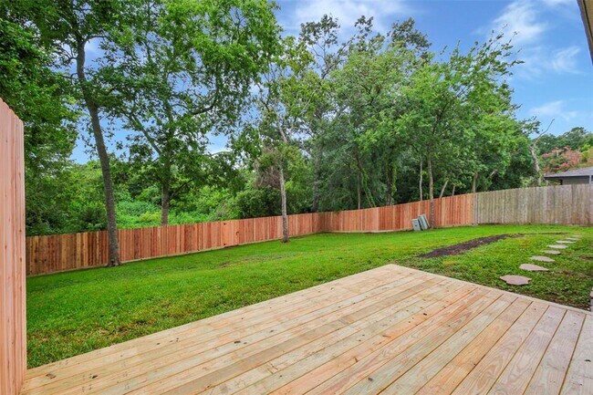Building Photo - 4511 Ravine Dr