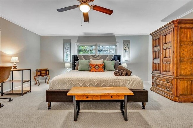 Building Photo - 72 Kenyon St SE