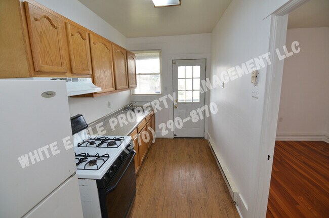 Building Photo - 738 Harrison Ave