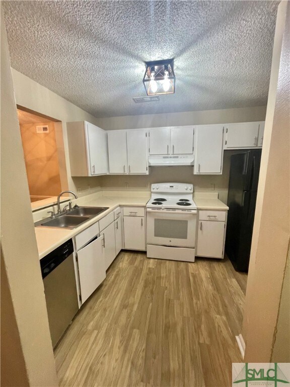 Building Photo - 104 Shoals Dr