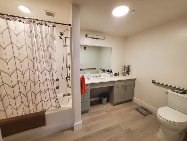 Building Photo - 195 Mechanic St