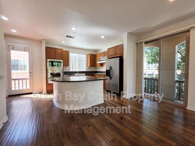 Building Photo - 84 Palos Verdes Blvd
