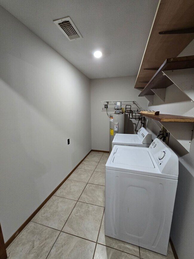 Building Photo - 3813-3815 Hinkson Creek Rd.