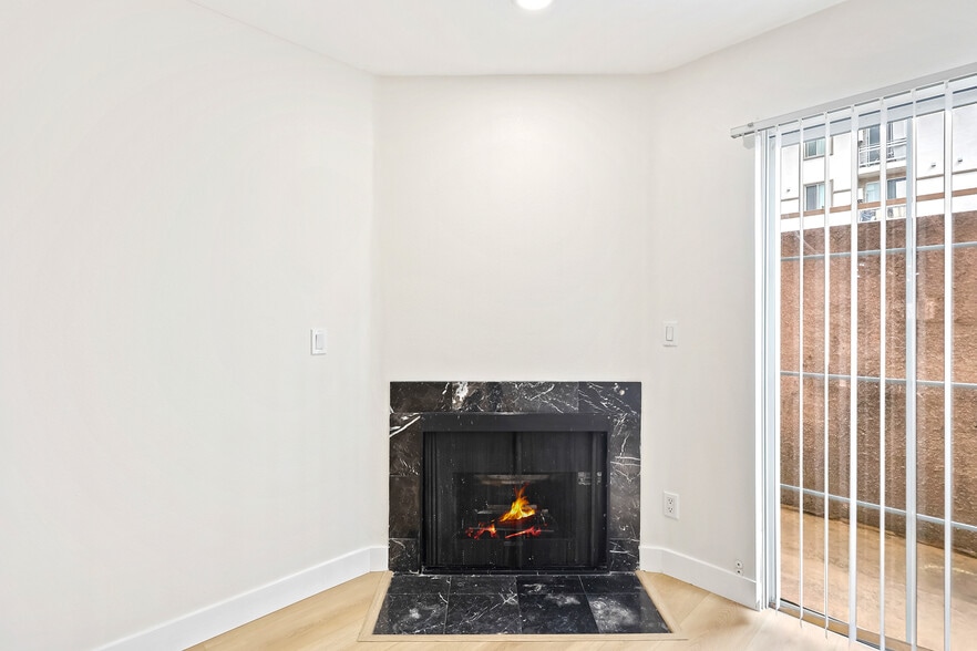 Building Photo - 10128 Hillhaven Ave