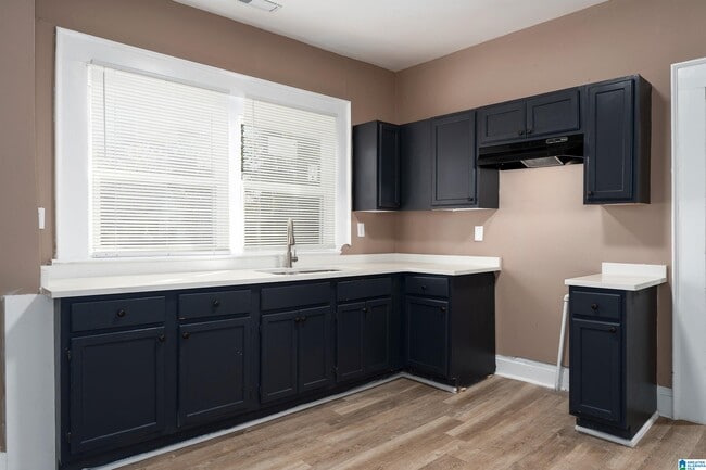 Building Photo - 516 14th St SW