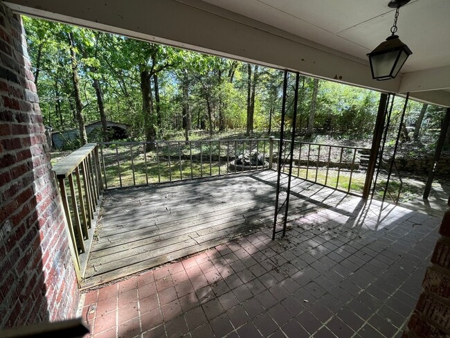 Building Photo - 148 Hwy 30 E