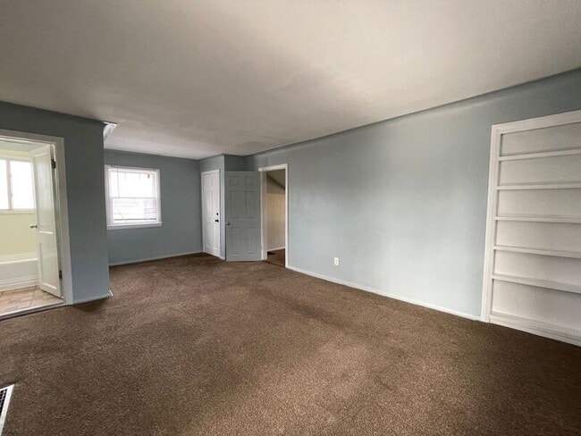 Building Photo - 1263 Crestwood Rd