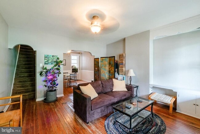 Primary Photo - 456 Lyceum Ave