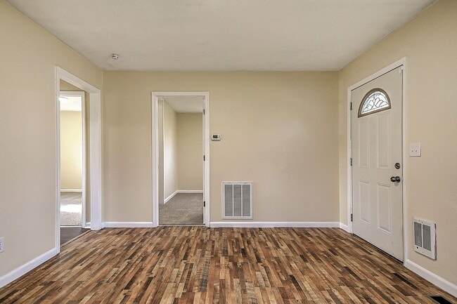 Building Photo - 214 Taylor Ave