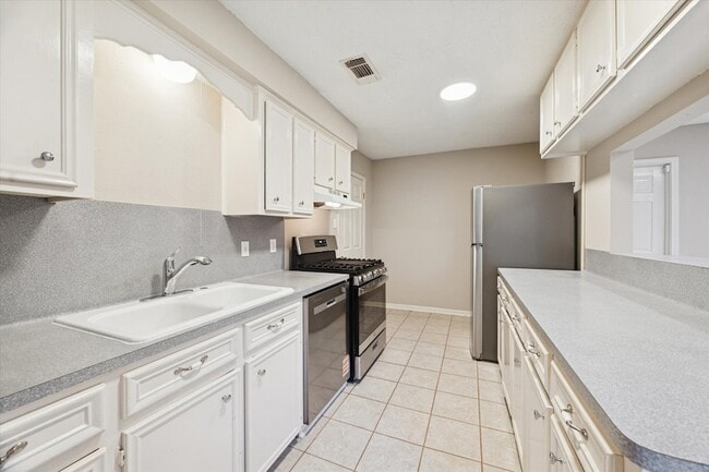 Building Photo - 14722 Brown Rd