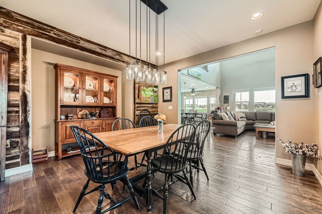 Building Photo - Luxury Living with Front Range Views, Hot ...