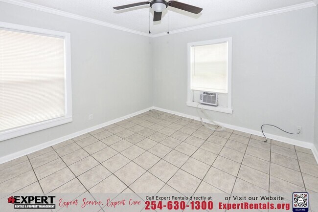 Building Photo - Newly Renovated 2BR/1BA Home with Spacious Backyard