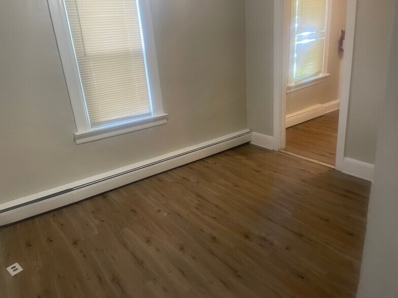 Building Photo - 406 Fisher Ave