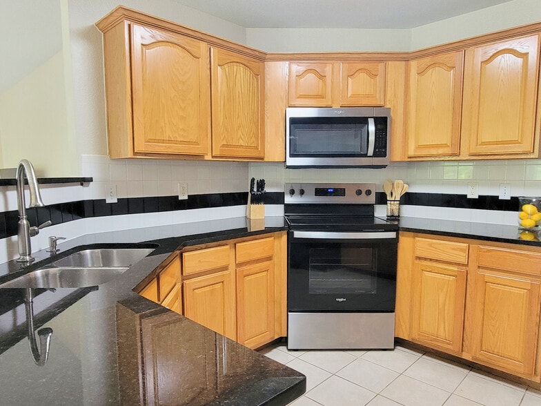 Building Photo - 5421 Teal Dr
