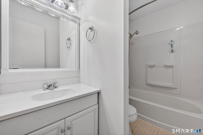 Building Photo - 155 Cottonwood Rd