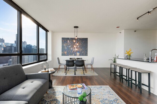 Building Photo - 365 N Halsted St