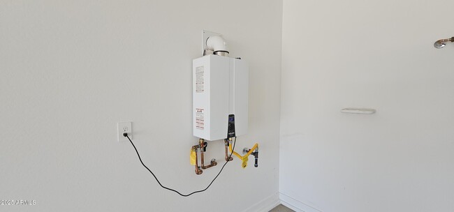 Building Photo - 5050 W Hunter Trl