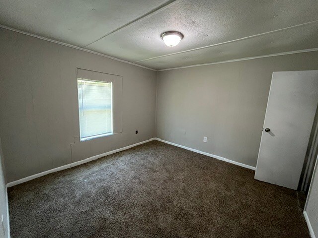 Building Photo - 2844 Shamrock Ln