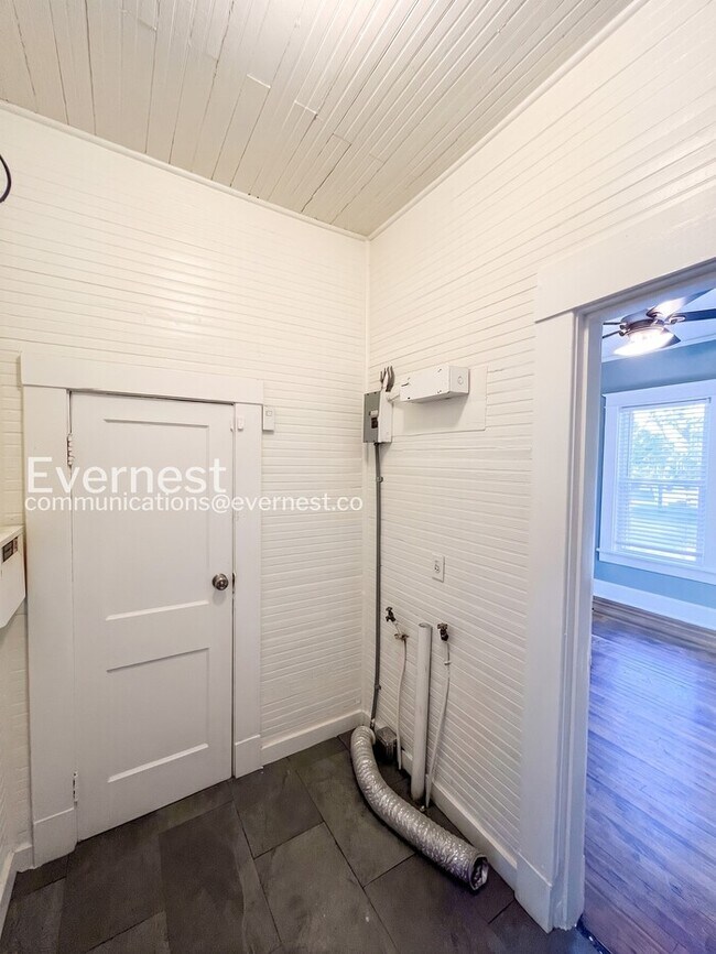 Building Photo - 1489 Faxon Ave