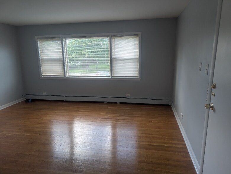 Building Photo - 3205 W 97th St