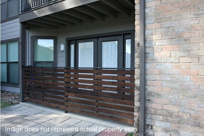 Building Photo - 2102 Place Rebecca Ln