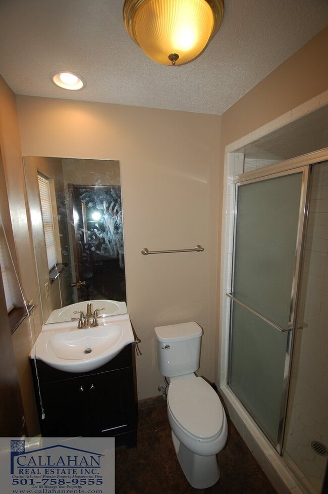 Building Photo - Home in the heart of Sherwood