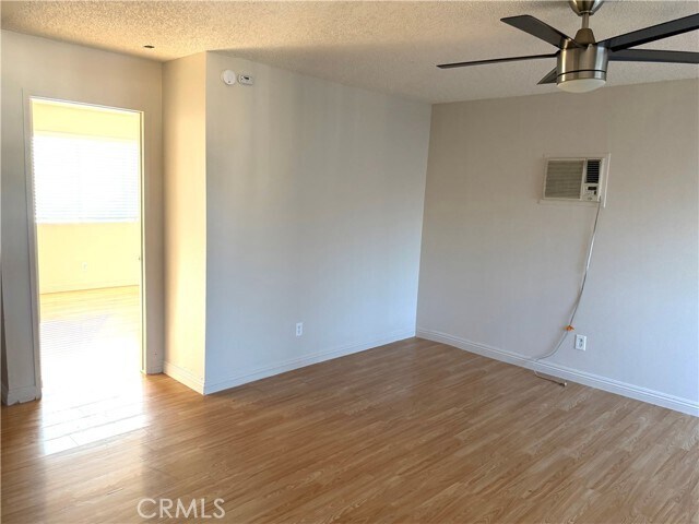 Building Photo - 814 E Erna Ave