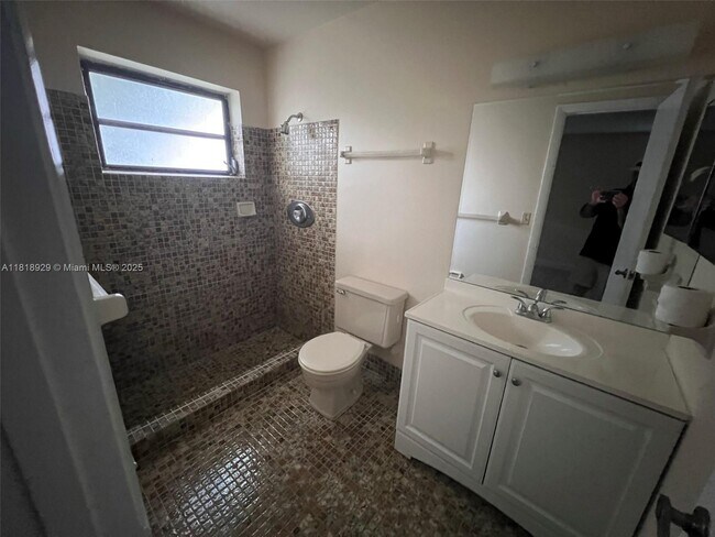 Building Photo - 1376 NW 93rd Terrace
