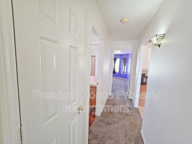 Building Photo - 2250 S Ambush St