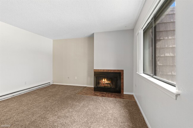 Building Photo - 506 W Orchard Ln