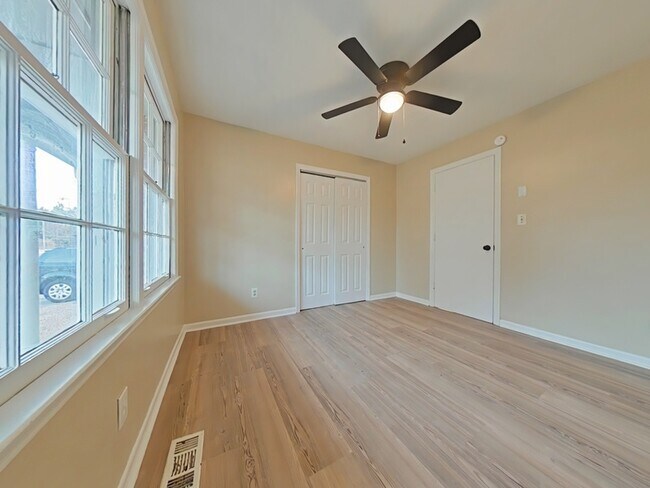 Building Photo - 257 Buckhead Rd