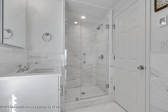 Building Photo - 1609 Ocean Ave N