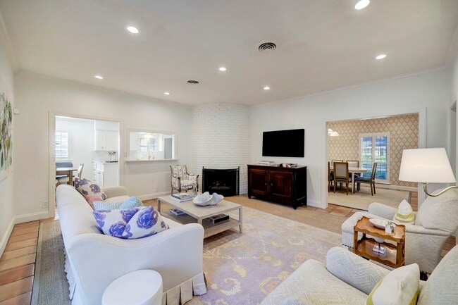 Building Photo - 6159 Doliver Dr