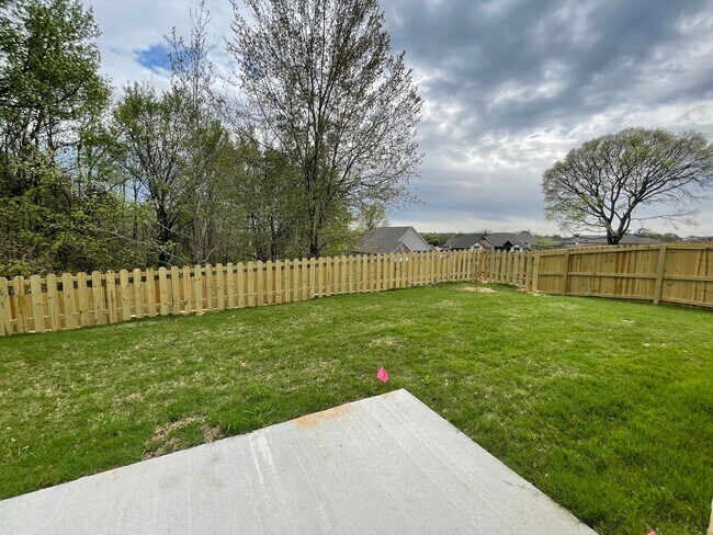 Building Photo - 1033 Stagecoach Bend