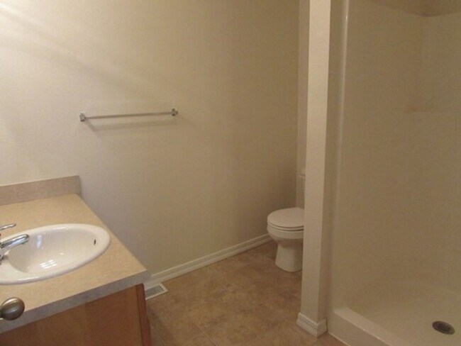 Building Photo - 6186-MF1-E1
