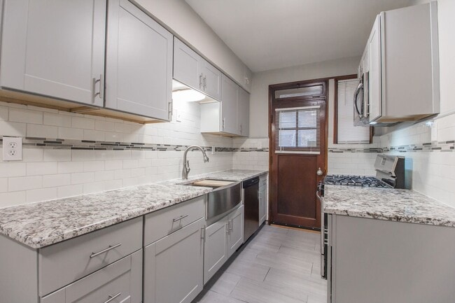 Building Photo - (868) 7354 Tulane