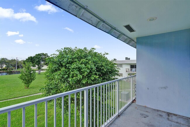 Building Photo - 7580 SW 82nd St