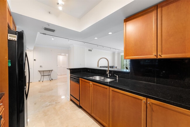 Building Photo - 99 SE Mizner Blvd