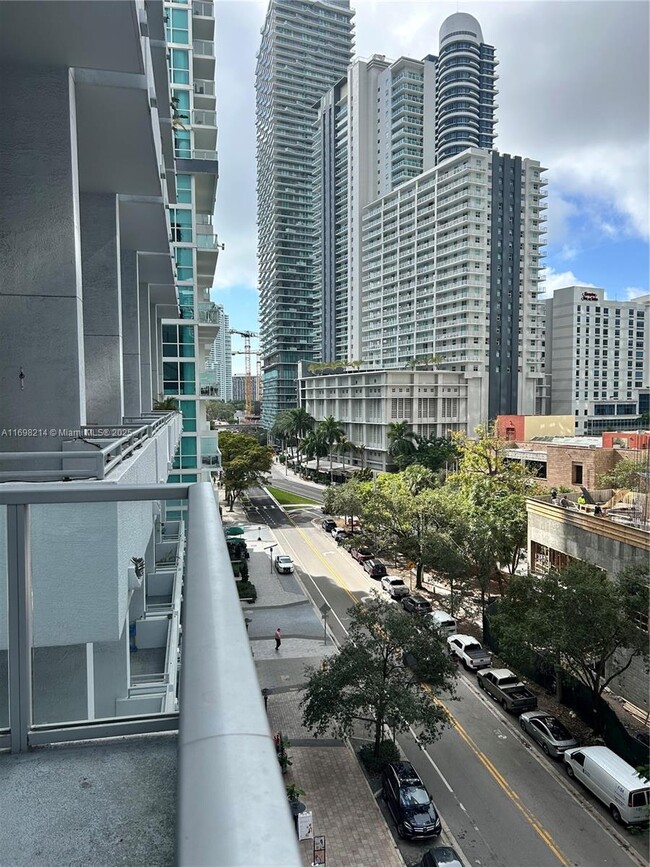 Building Photo - 1050 Brickell Ave