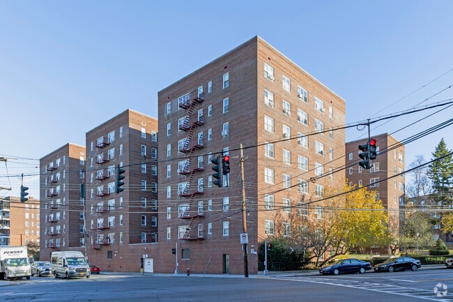 Building Photo - Valentine Manor
