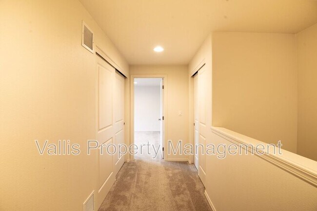 Building Photo - 4850 Heathwood St NE