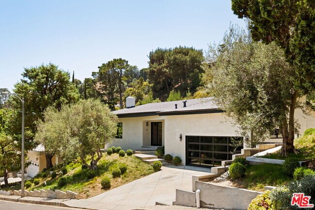 Primary Photo - 8628 Edwin Dr