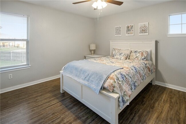 Building Photo - 2903 McLaren Dr