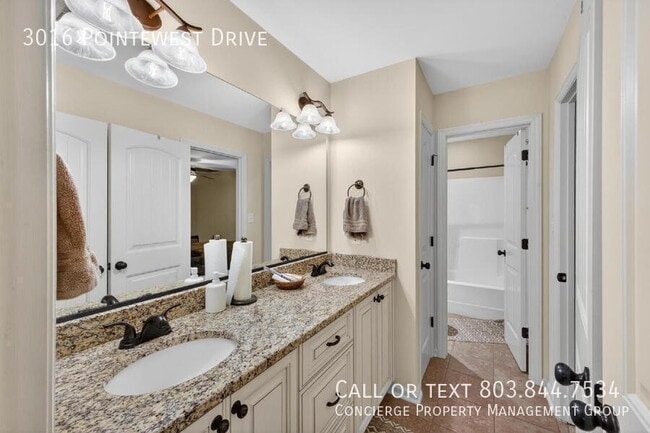 Building Photo - 3016 Pointewest Dr