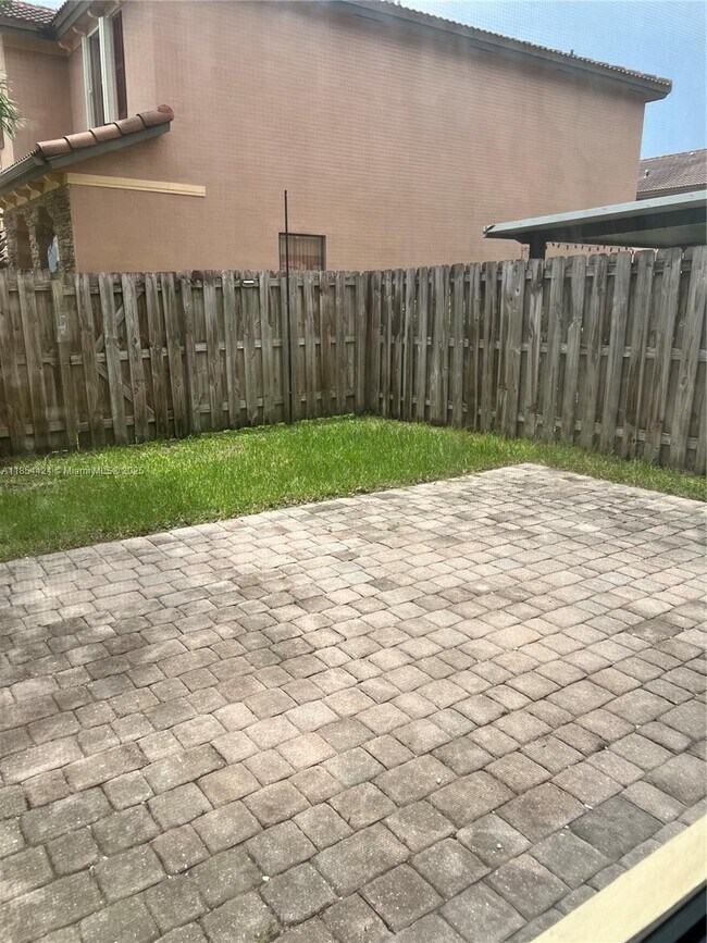 Building Photo - 16330 SW 71st Terrace