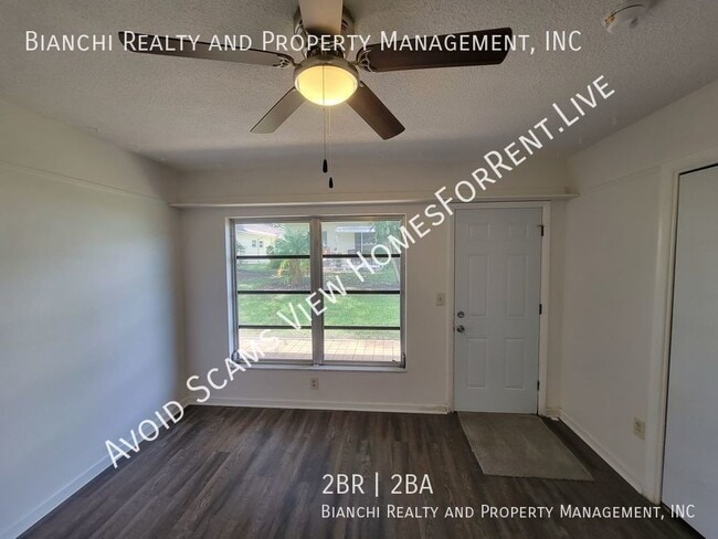 Building Photo - 1657 S Lake Ave